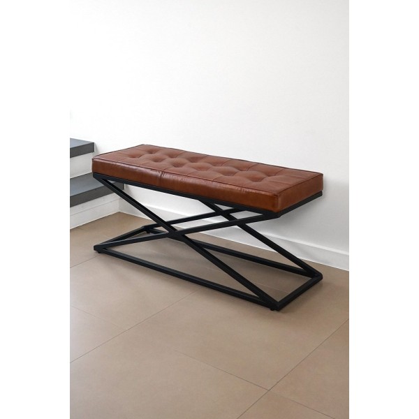 Bank aus Holz und Naturleder