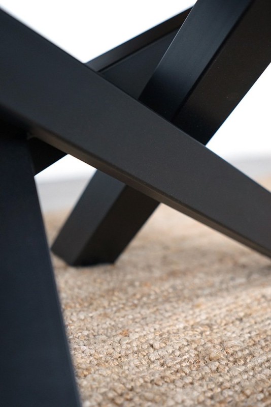 Couchtisch mit Massivholzplatte aus Akazie mit Naturkante – Mikado