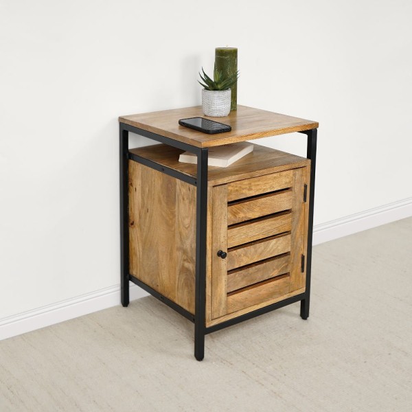 Table de nuit avec porte ajourée