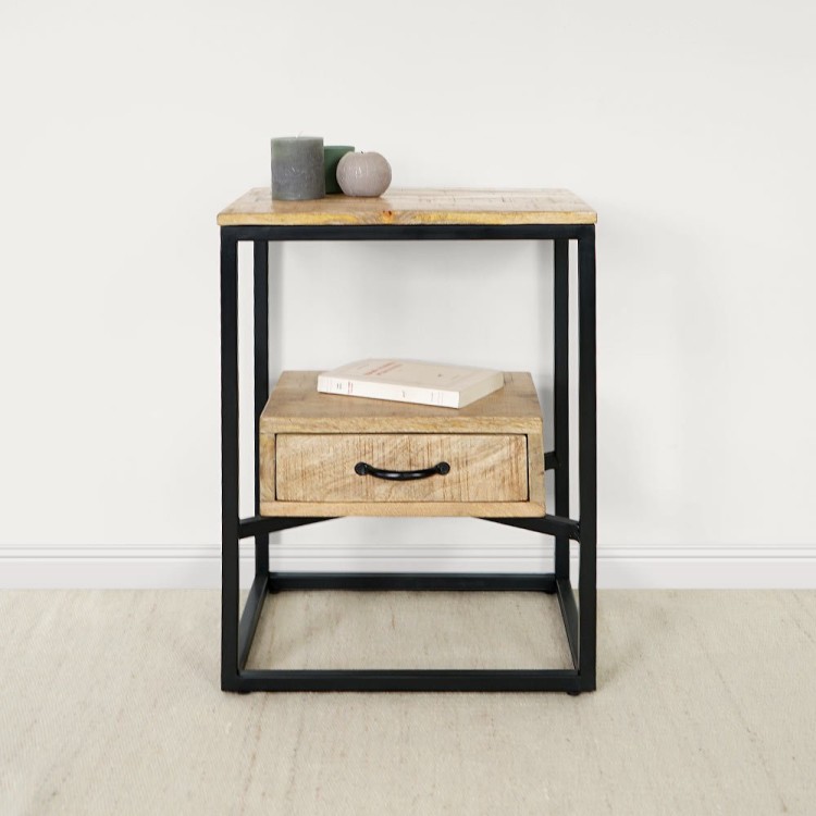 Table de nuit avec un tiroir