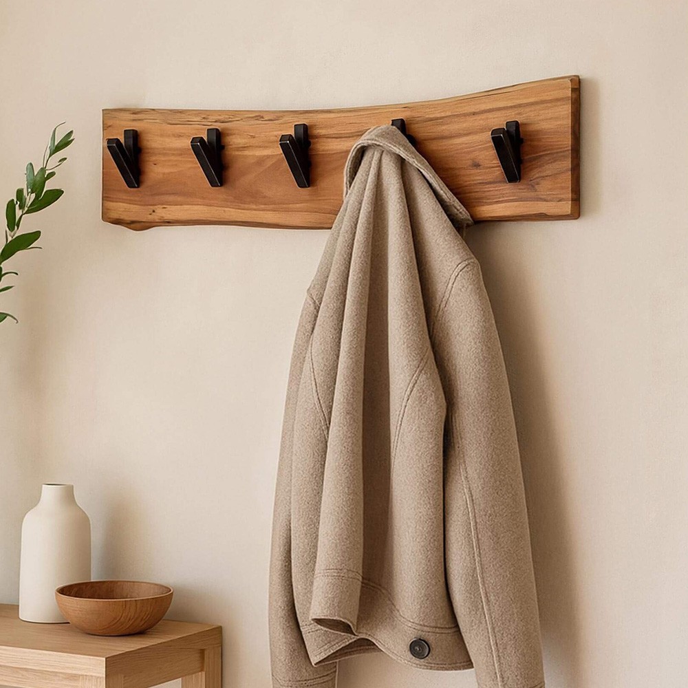 Garderobenständer und Wandhaken