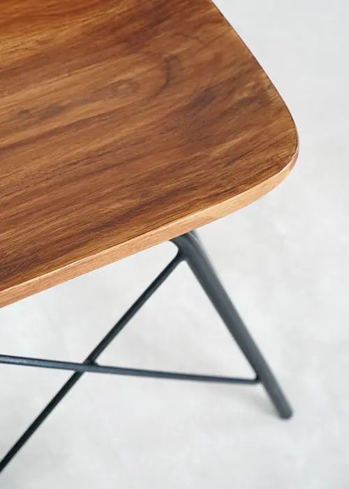 Industrieller Hocker aus Massivholz